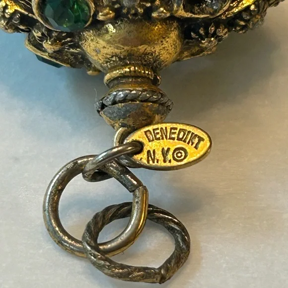 Vintage Gold and Green Pendant - Picture 9 of 14
